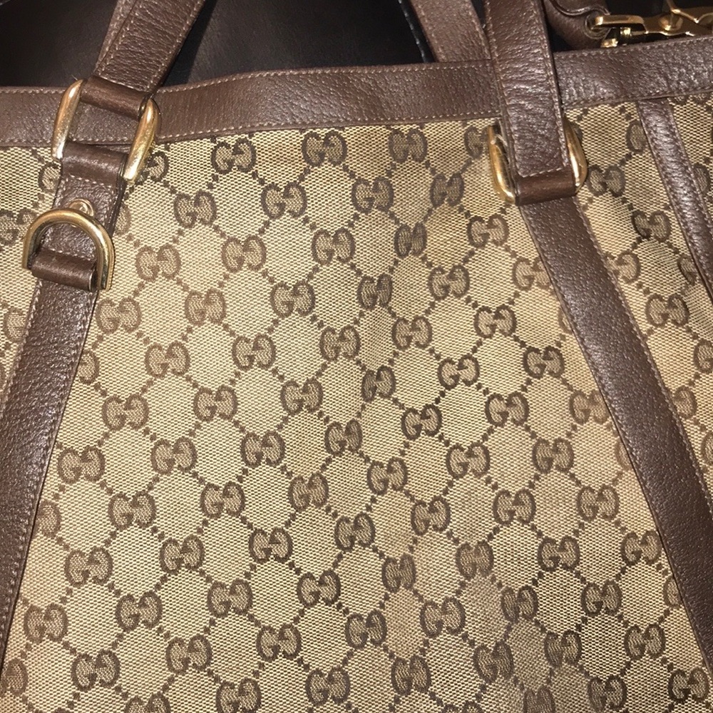 Authentic Gucci handbag - Picture 8 of 12